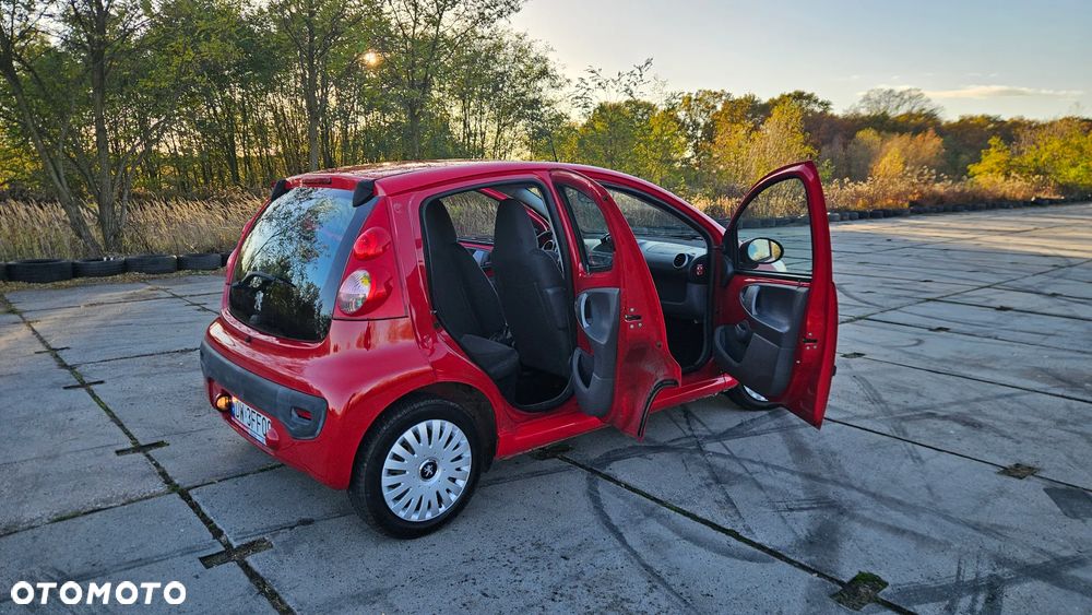 Peugeot 107 ver-1-0-urban-move - 13