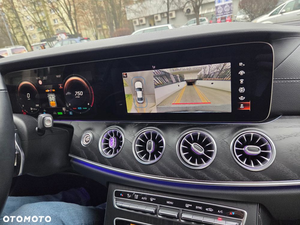 Mercedes-Benz CLS 300 d 4-Matic AMG - 23