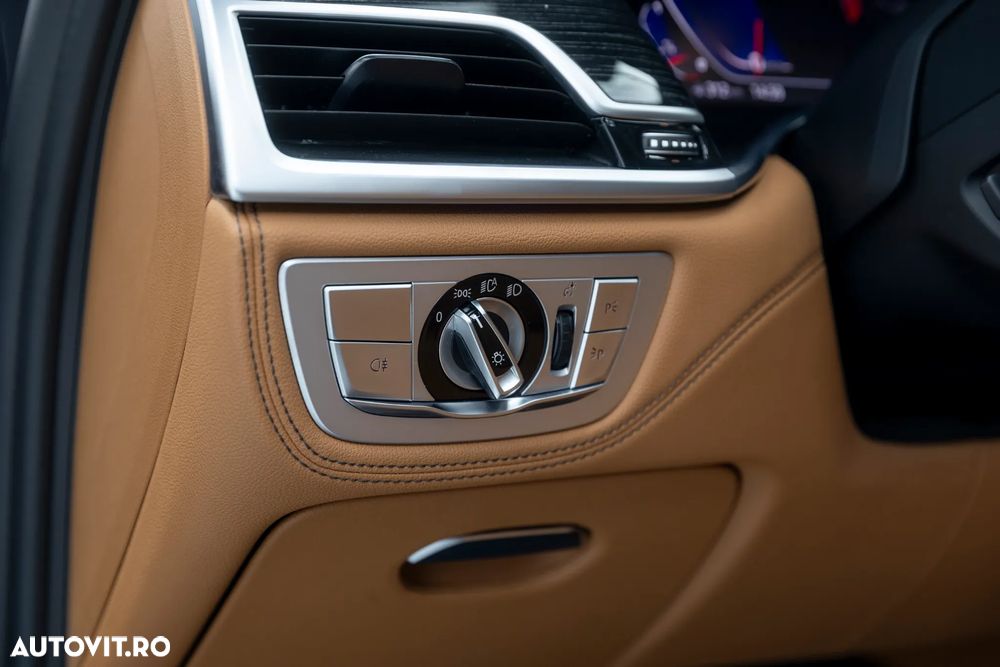 BMW Seria 7 730Ld xDrive - 25