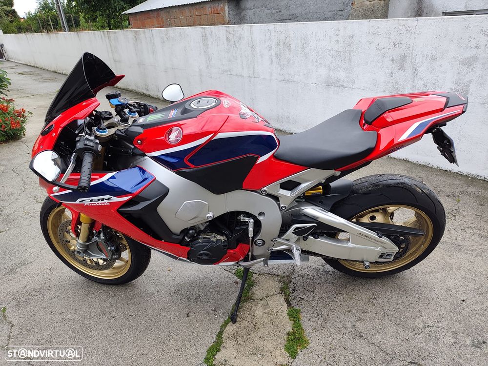 Honda CBR CBR1000 S1 - 5