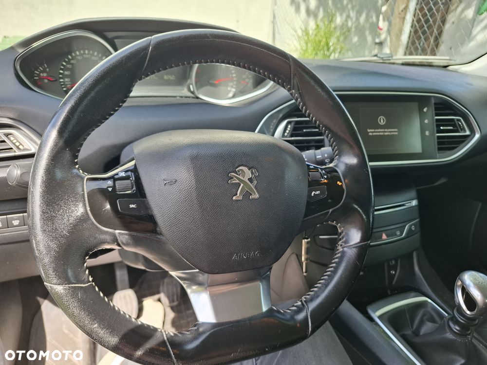 Peugeot 308 1.6 BlueHDi Allure S&S - 4