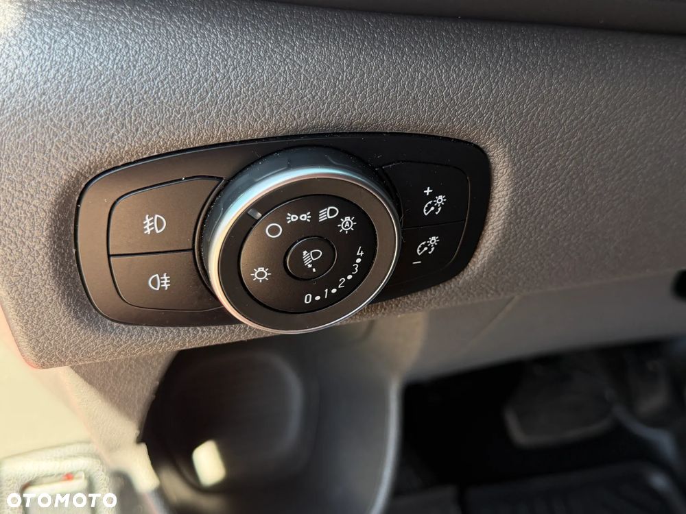 Ford TRANSIT CUSTOM - 27