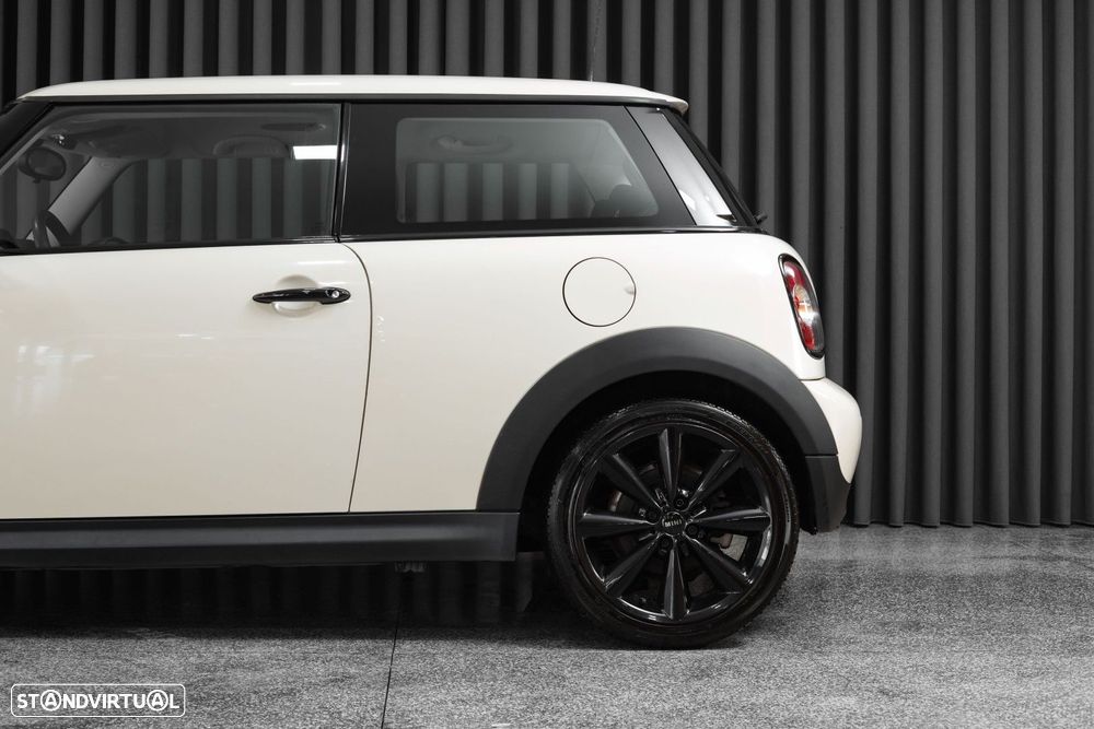 MINI 3 Portas One D - 7