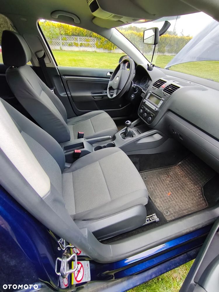 Volkswagen Golf - 29