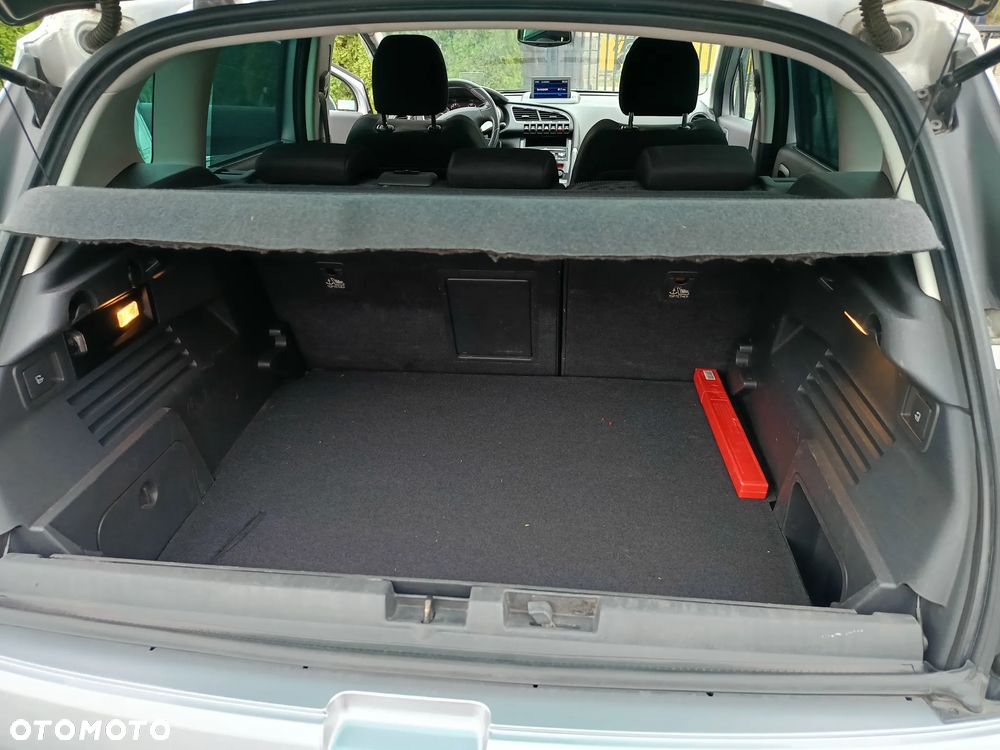 Peugeot 3008 1.6 HDi Premium - 9