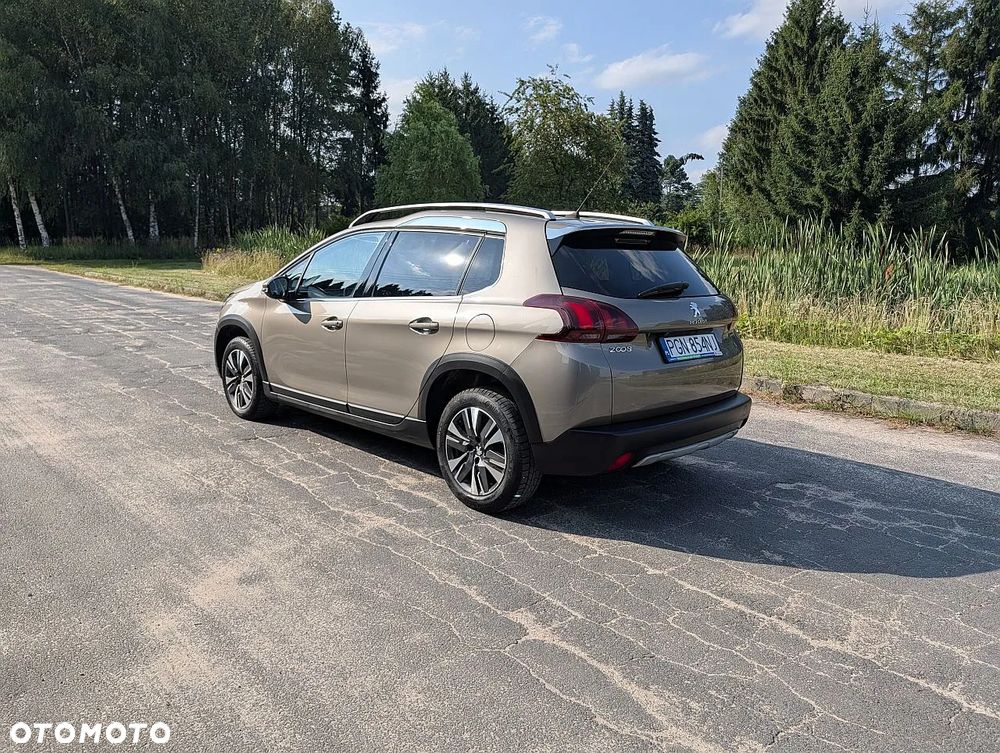 Peugeot 2008 1.2 Pure Tech Allure S&S - 15