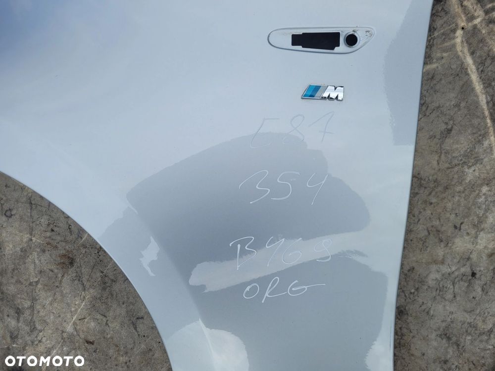 BŁOTNIK LEWY PRZÓD PRZEDNI BMW E81 E82 E87 354 TITANSILBER ORG LAKIER B469 - 3