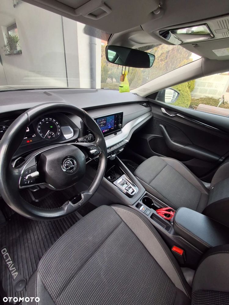 Skoda Octavia 2.0 TDI Ambition DSG - 6