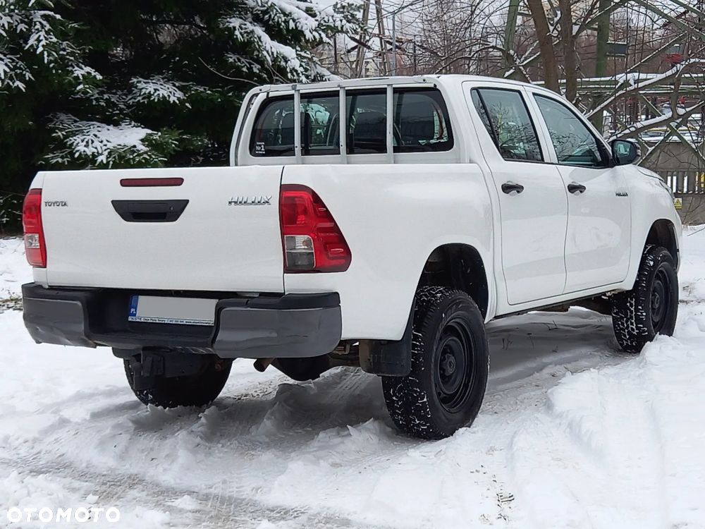 Toyota Hilux 2.4 D-4D Double Cab DLX 4x4 - 3