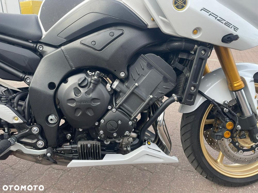 Yamaha FZ8 - 7