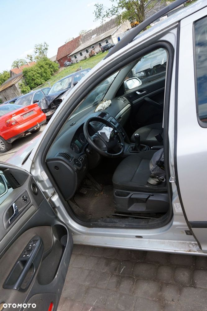 SKODA OCTAVIA II 1Z3 LIFT KOMBI 2008 9156 1.9 TDI BXE 105KM JCR SREBRNY na części - 13
