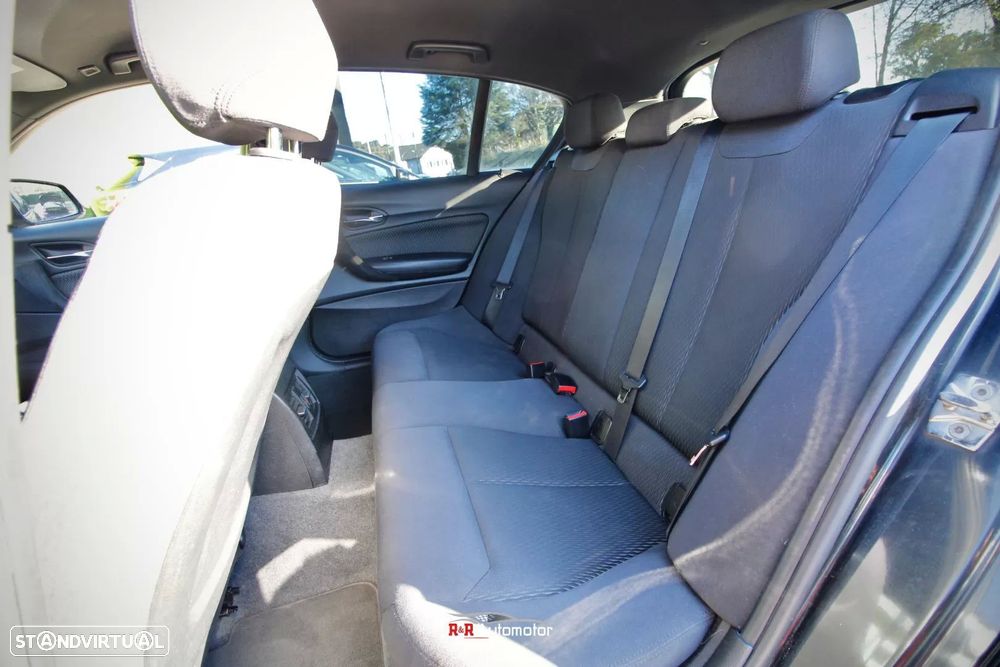 BMW 118 dA Line Sport - 12