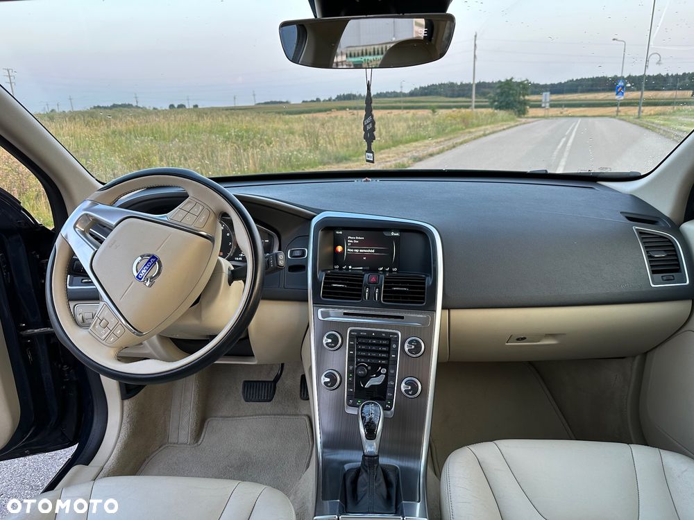 Volvo XC 60 T5 Drive-E Momentum - 11