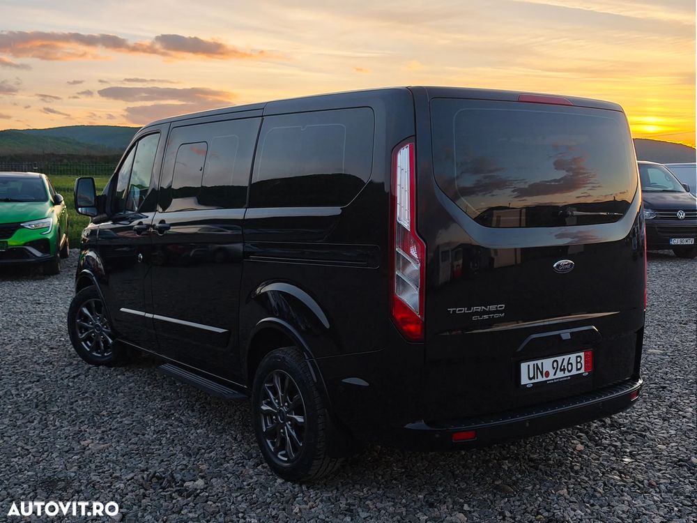Ford Tourneo Custom - 17