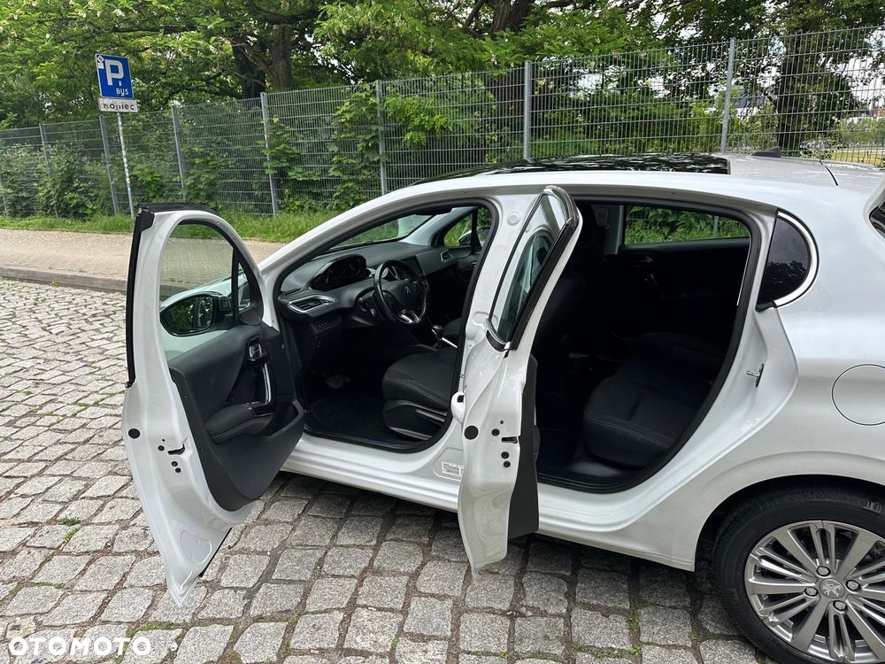 Peugeot 208 1.2 PureTech GPF Allure S&S EAT6 - 7