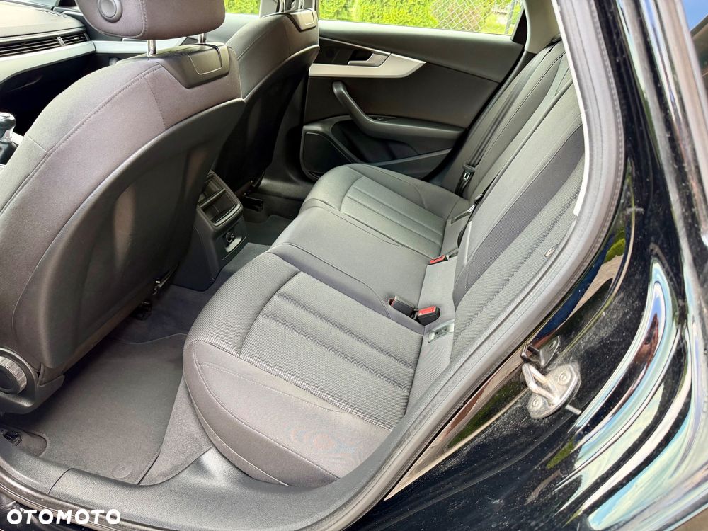 Audi A4 Limousine - 18