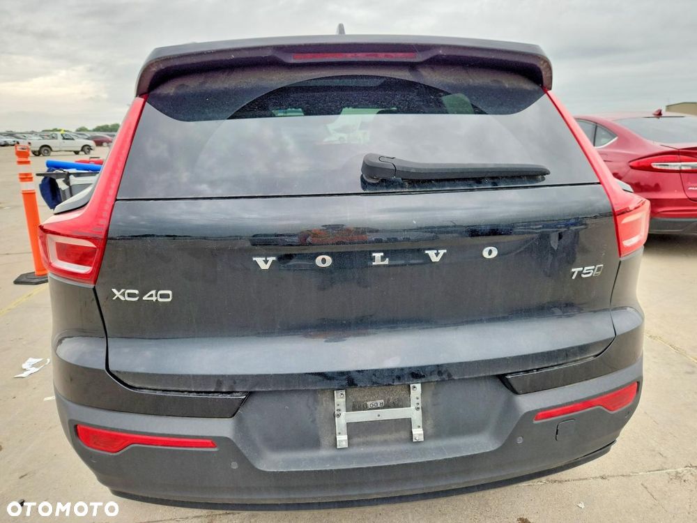 Volvo XC 40 T5 AWD R-Design - 6