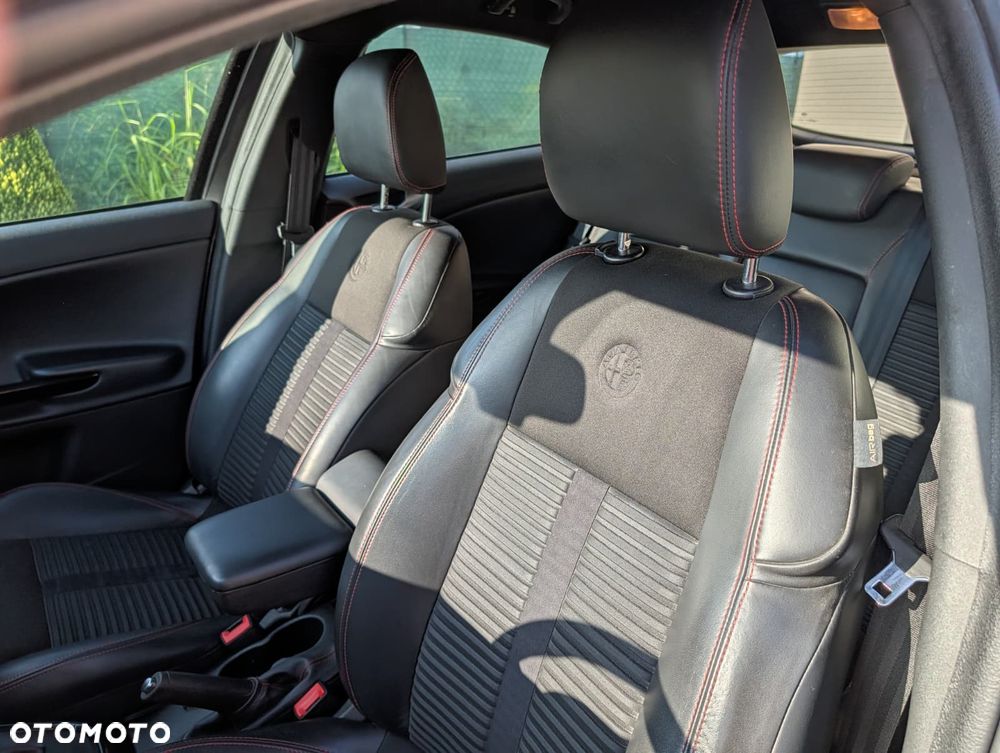Alfa Romeo Giulietta 1.4 TB MultiAir Distinctive - 4