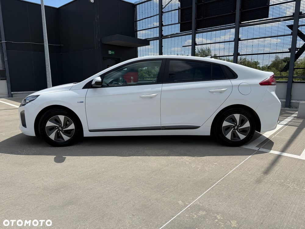 Hyundai IONIQ Hybrid Business - 2