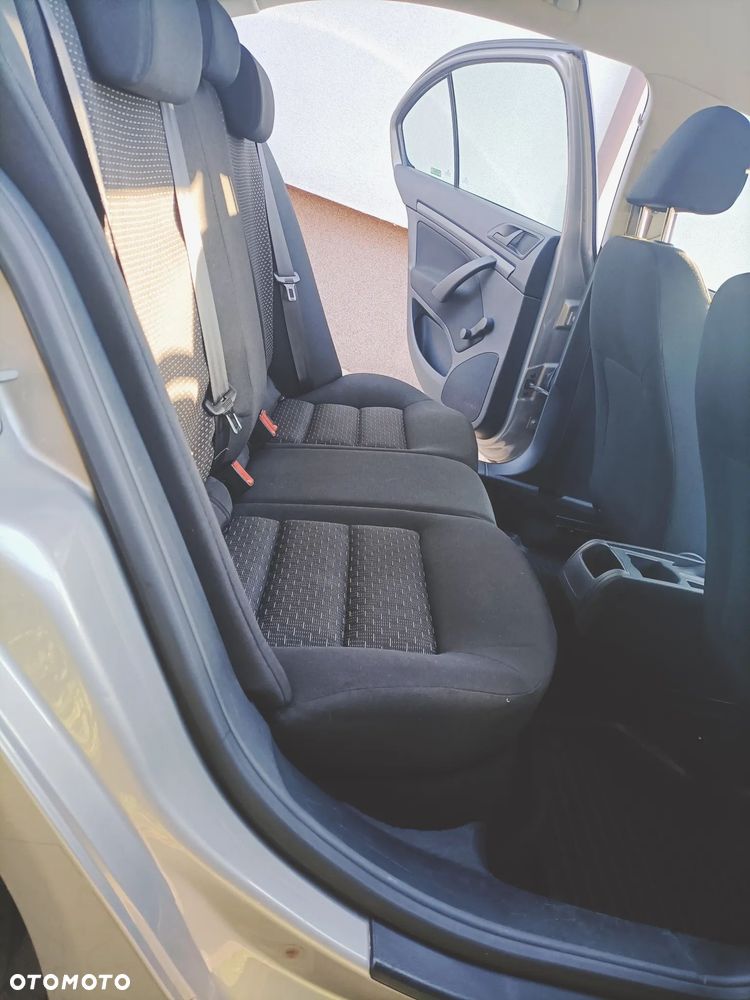 Skoda Octavia 1.6 Classic - 9