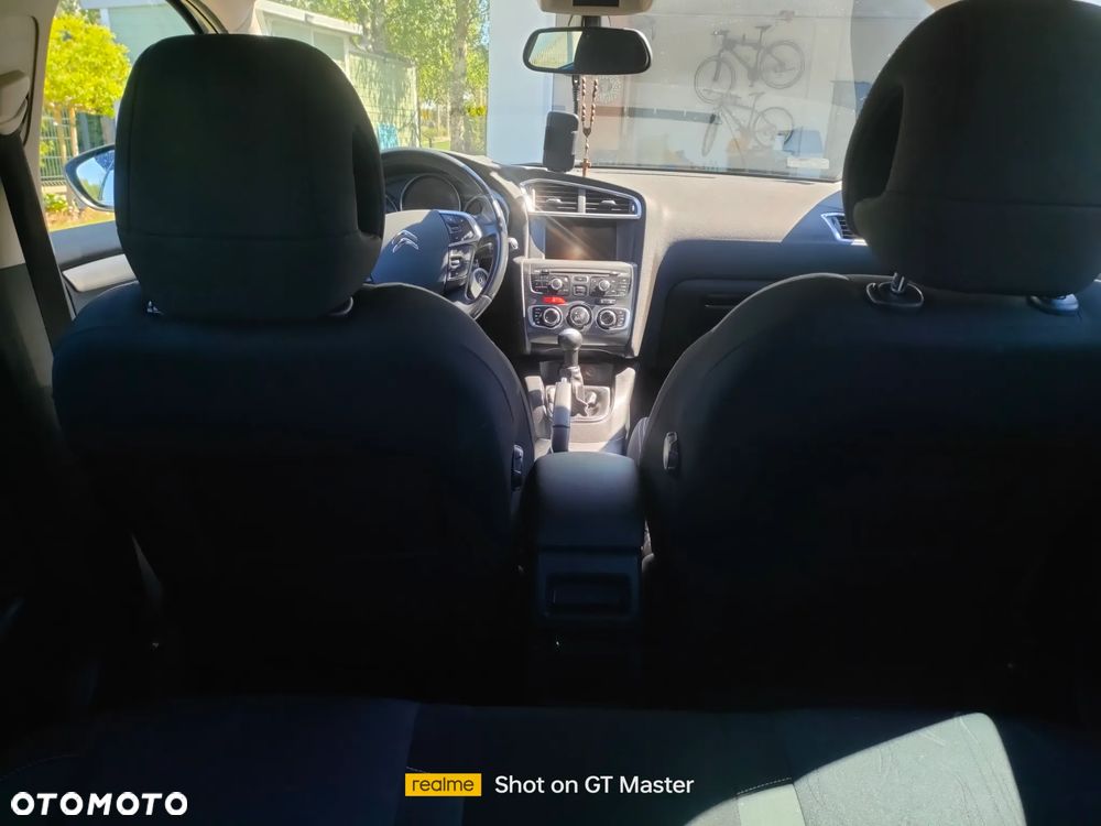 Citroën C4 HDi 90 Attraction - 8