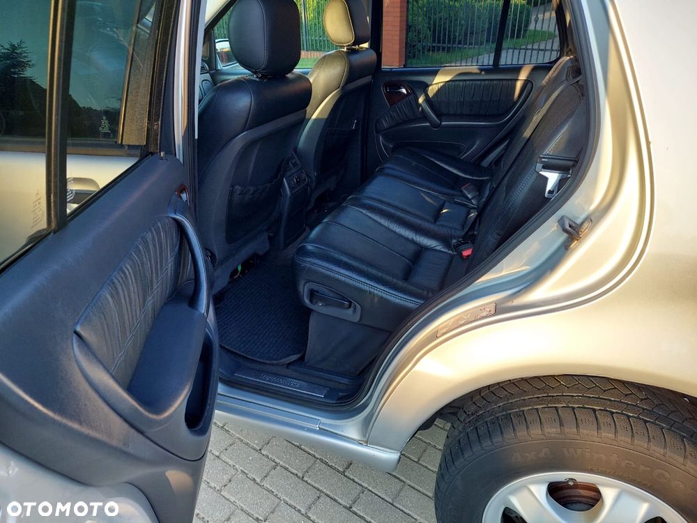 Mercedes-Benz ML - 11