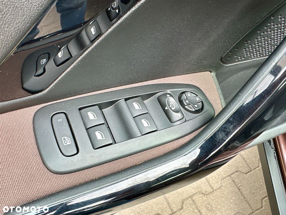 Peugeot 2008 PureTech 82 Allure - 29