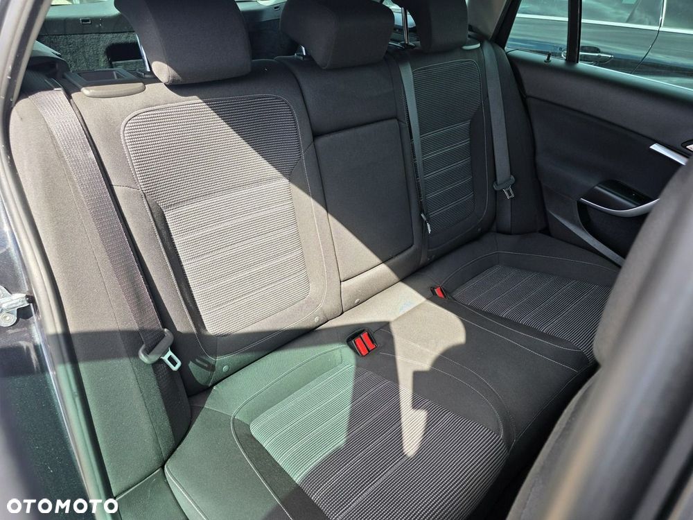 Opel Insignia - 30
