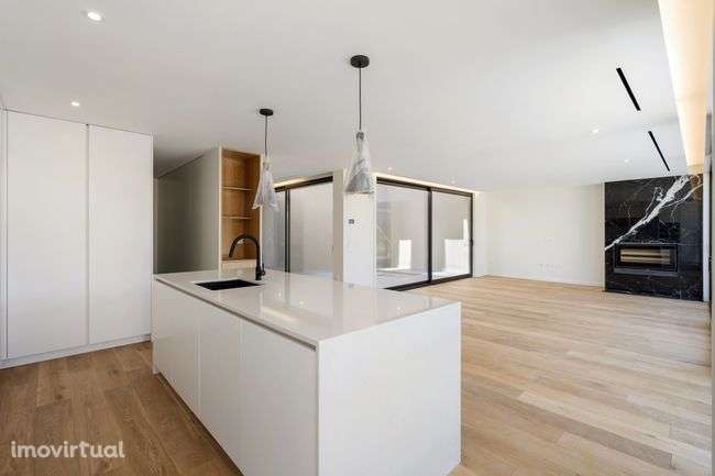 Moradia T3 de Luxo com 3 Suítes - Amares - Grande imagem: 2/10