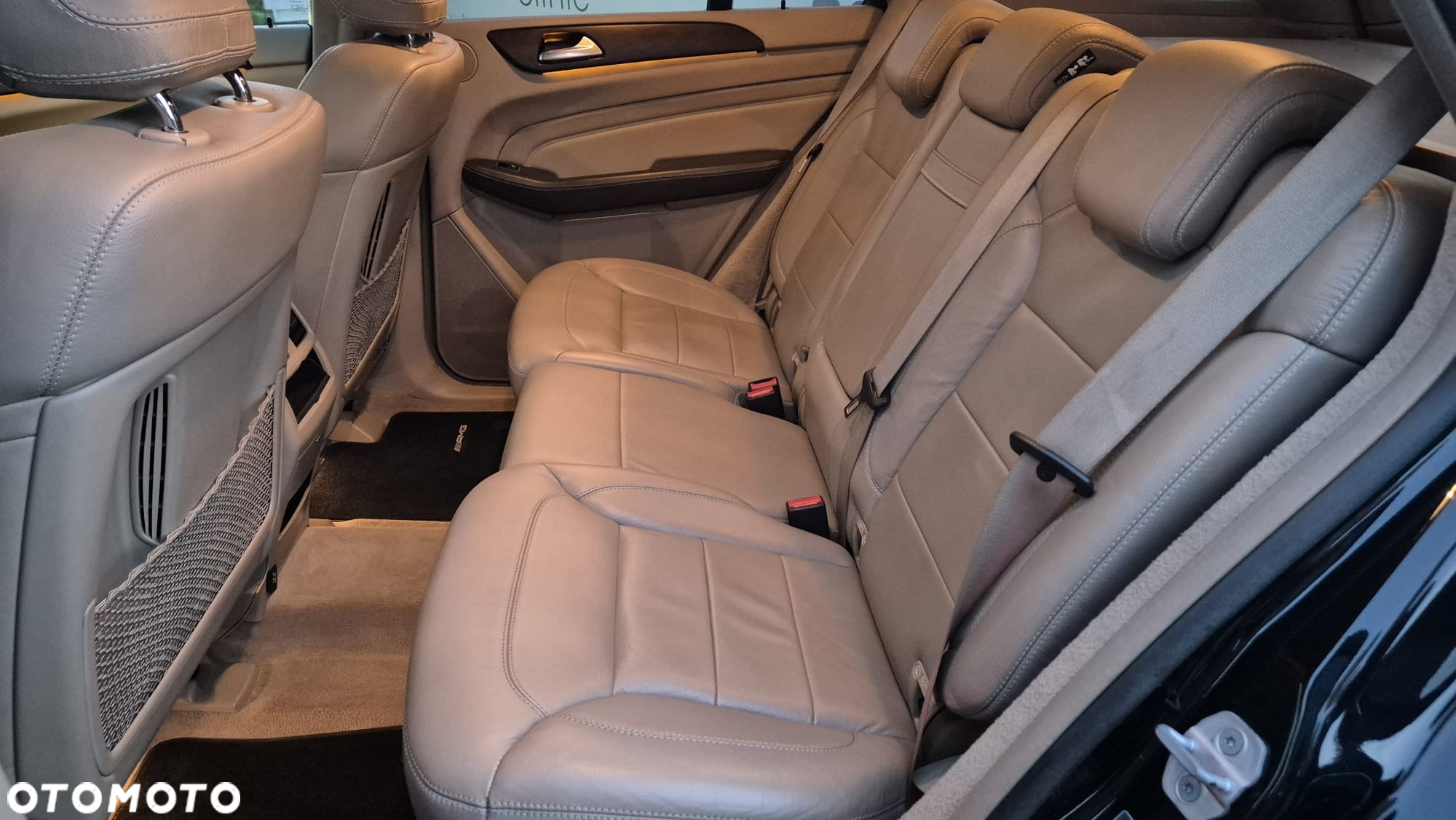 Mercedes-Benz ML 350 BlueTec 4-Matic - 12