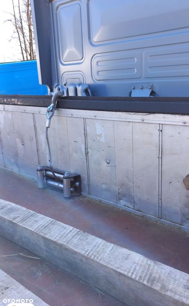 MAN LE 12.220 4X2 BL - 4