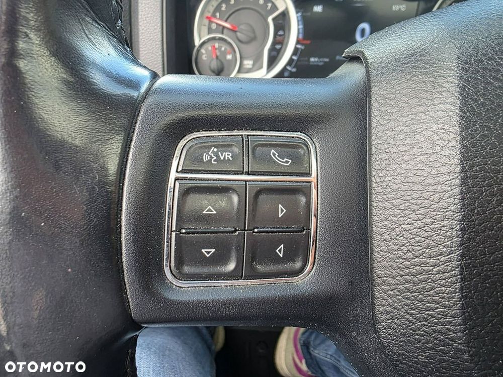 RAM 1500 Crew Cab Laramie - 14