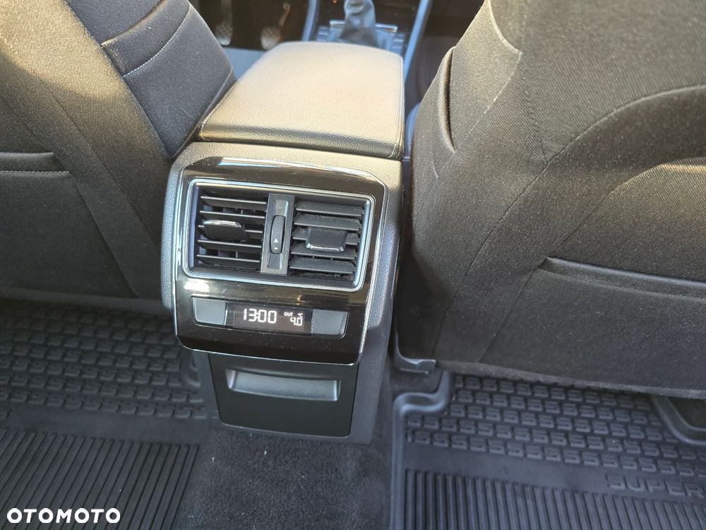 Skoda Superb 2.0 TDI Ambition - 22