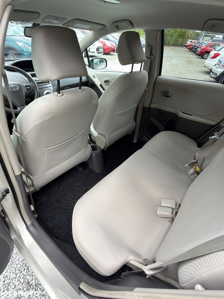 Toyota Yaris 1.33 Prestige - 30