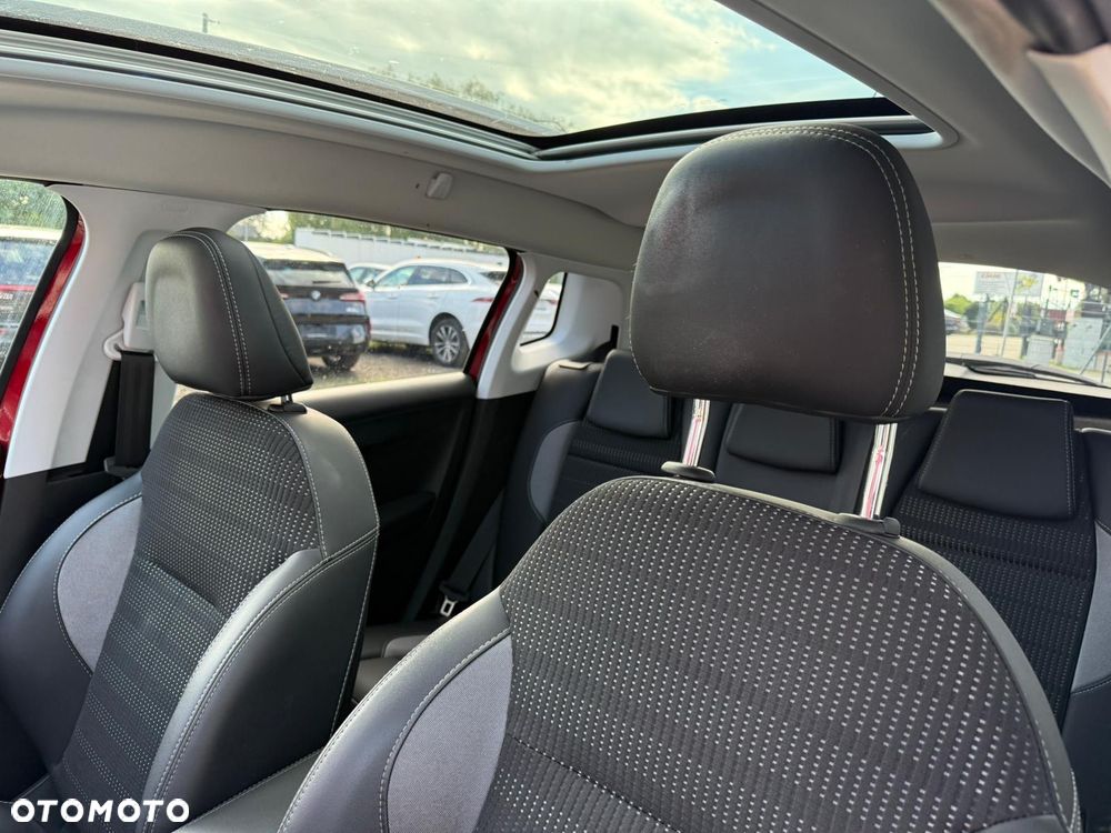 Peugeot 2008 1.2 Pure Tech Allure S&S EAT6 - 26