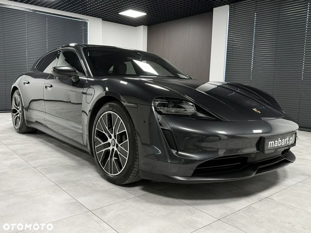 Porsche Taycan Performance Plus - 7