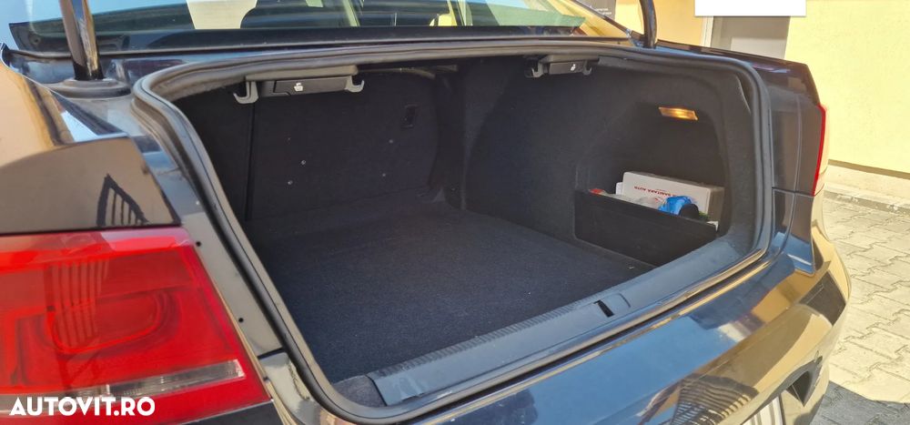 Volkswagen Passat 2.0TDI Comfortline DPF DSG - 19
