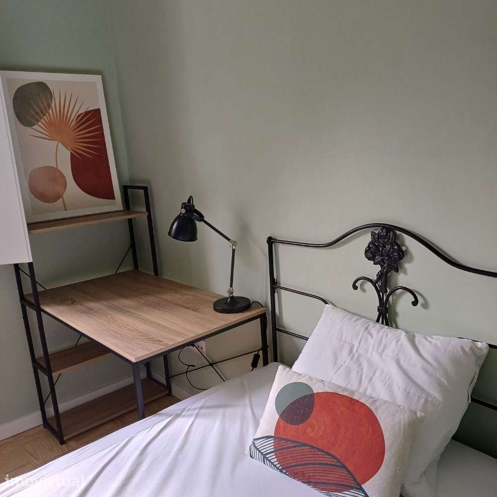 Quarto individual em moradia remodelada totalmente equipada - Grande imagem: 3/16