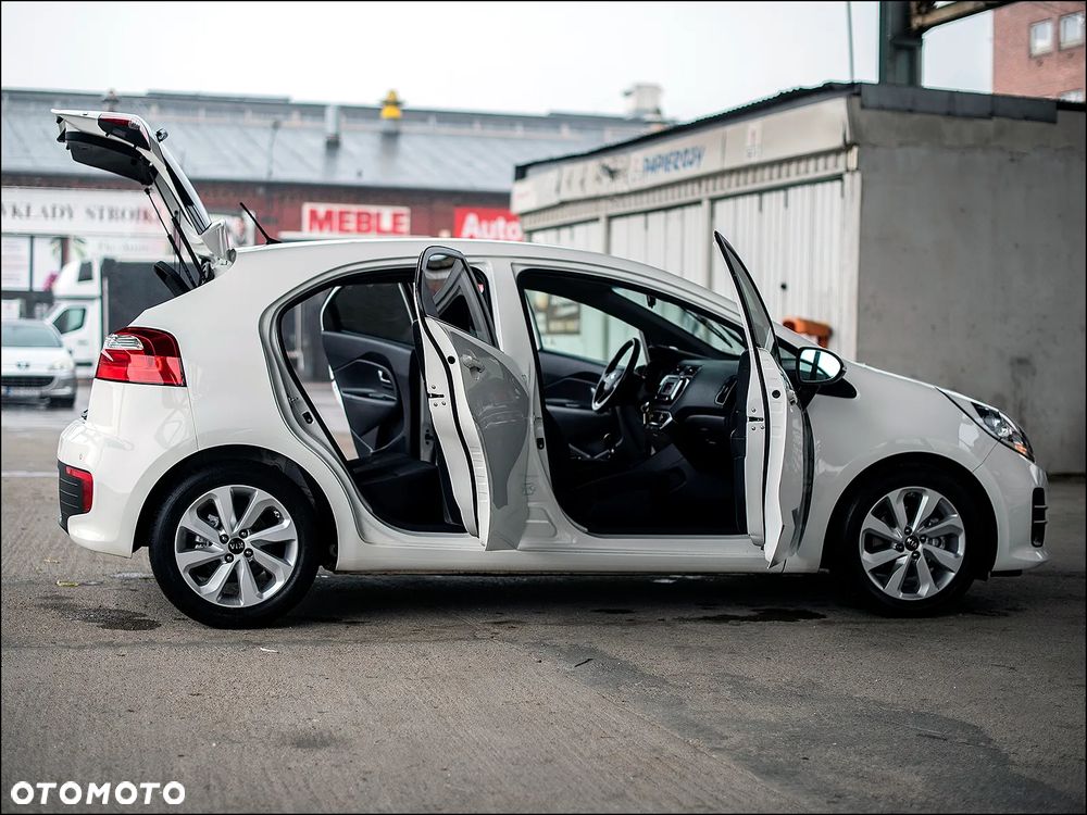 Kia Rio 1.2 Dream Team Edition - 12