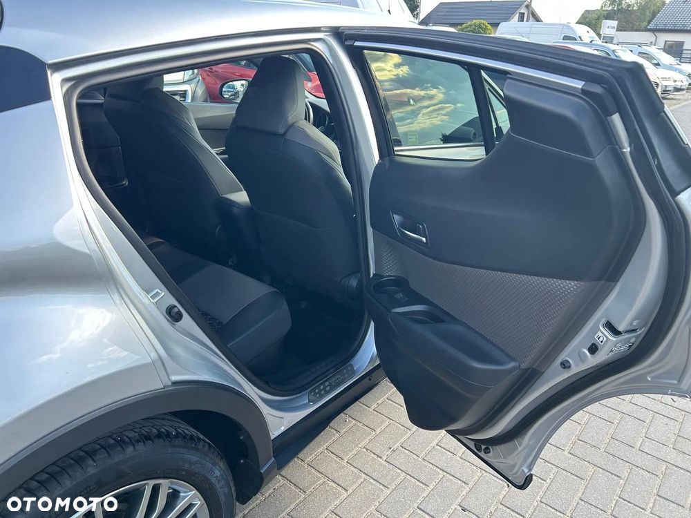 Toyota C-HR 2.0 Hybrid Executive - 26