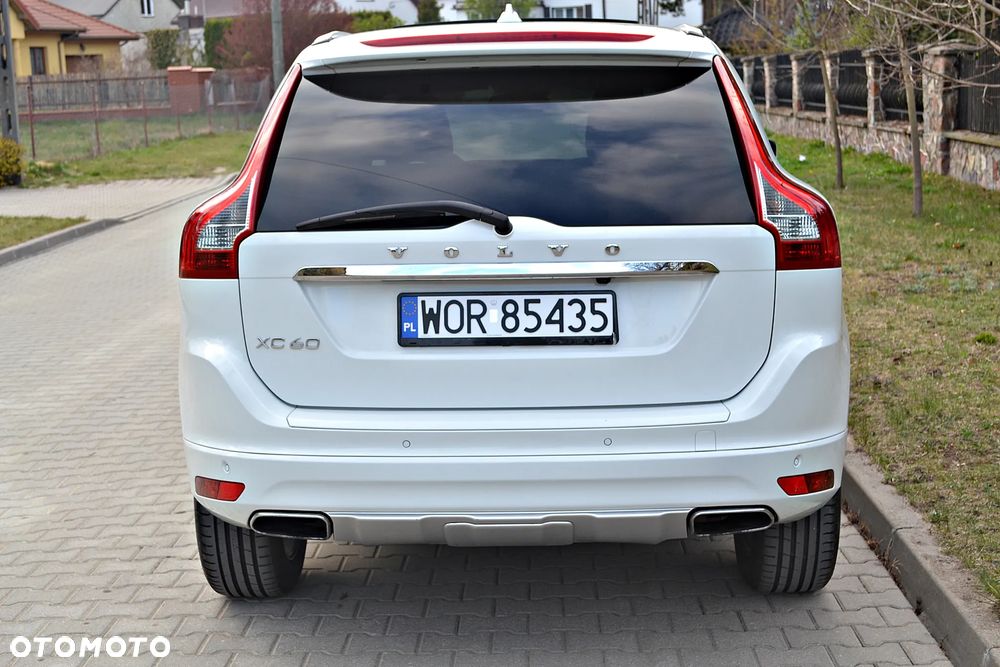 Volvo XC 60 D5 AWD Geartronic Summum - 11