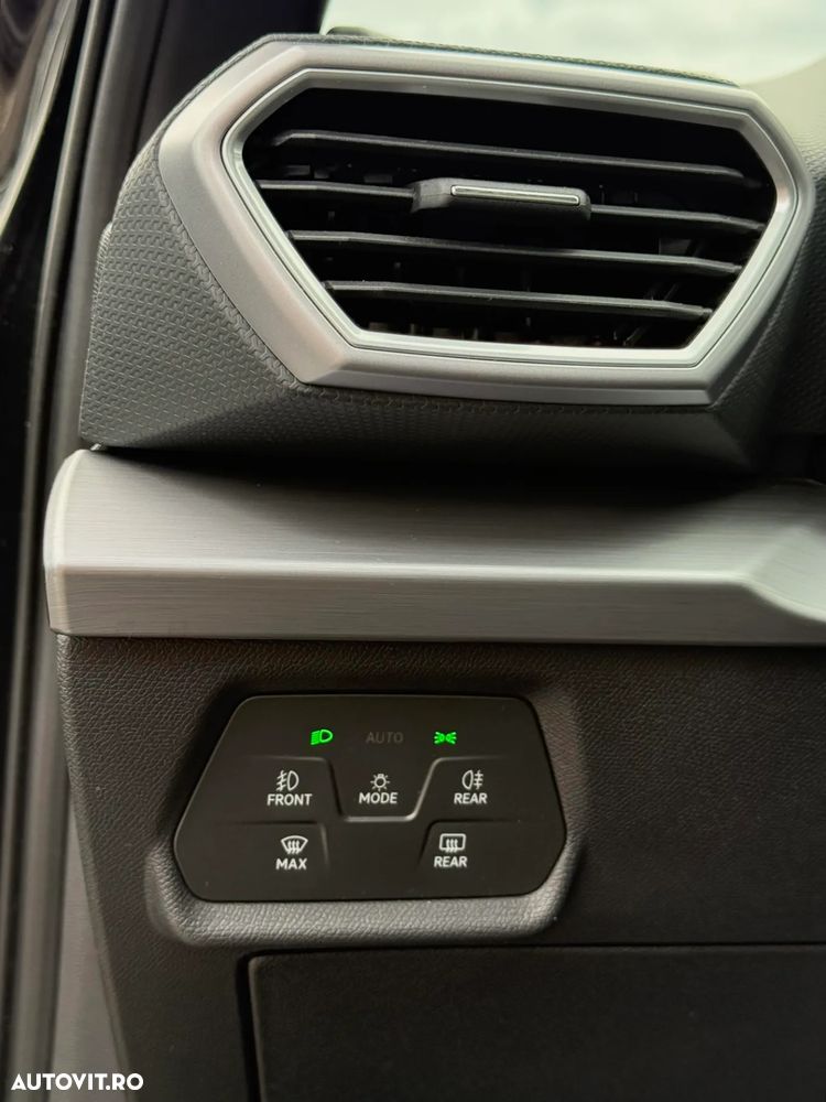 Seat Leon Sportstourer 1.0 eTSI OPF DSG FR - 31