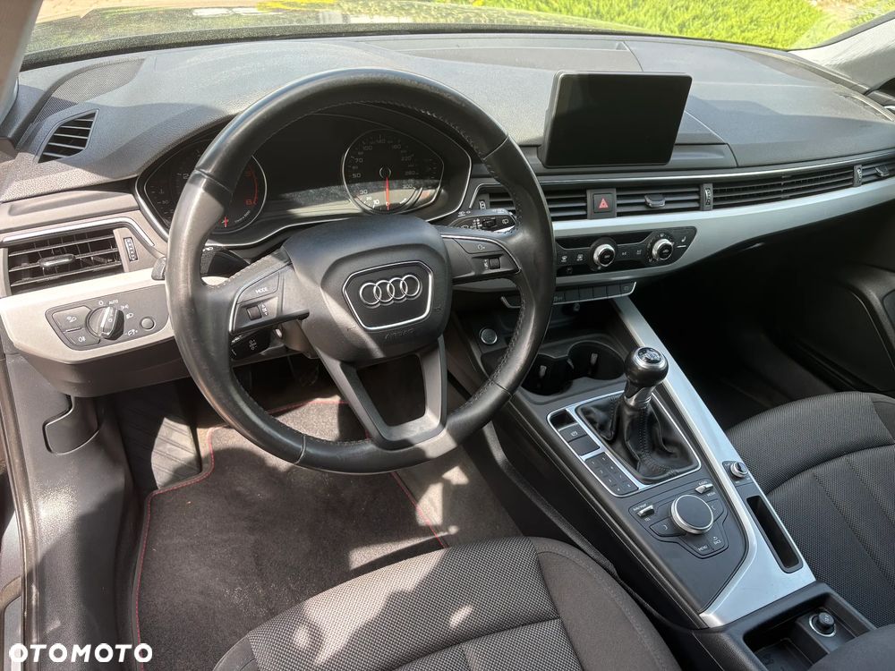 Audi A4 Avant 2.0 TDI DPF clean diesel Attraction - 29