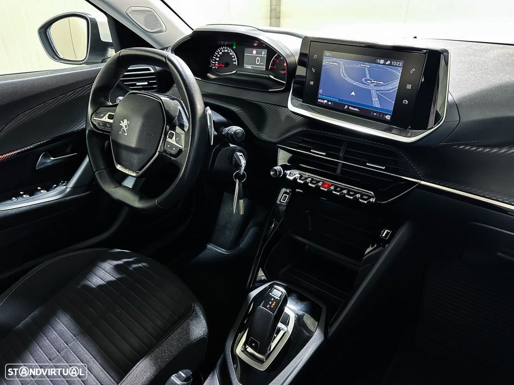 Peugeot 2008 1.2 PureTech Allure EAT8 - 21