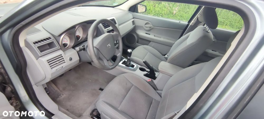 Dodge Avenger 2.0 SE - 7