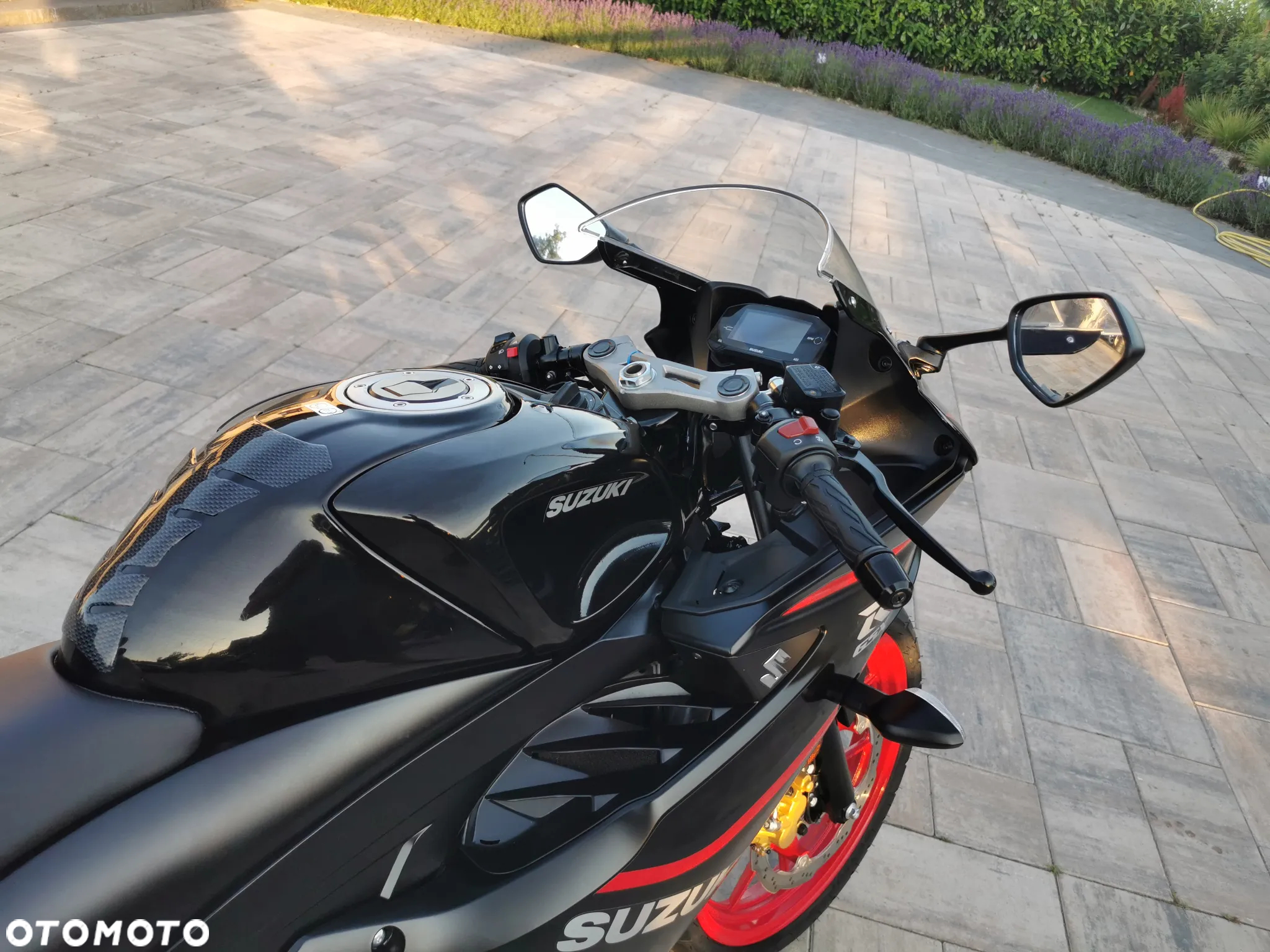 Suzuki GSX-R - 11