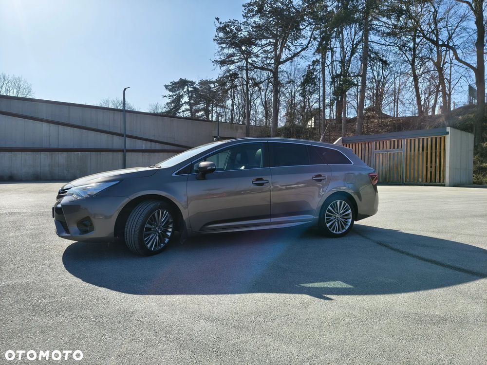 Toyota Avensis - 6