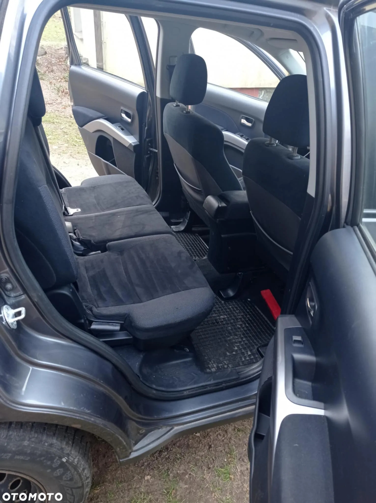 Mitsubishi Outlander - 6