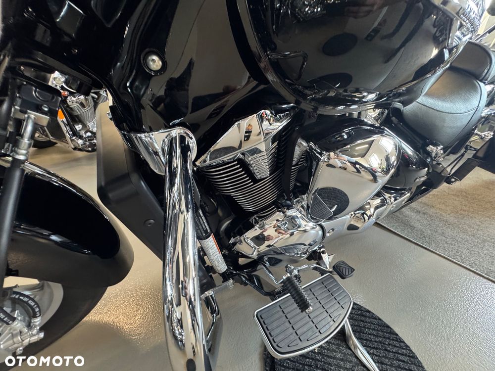 Suzuki Intruder - 19