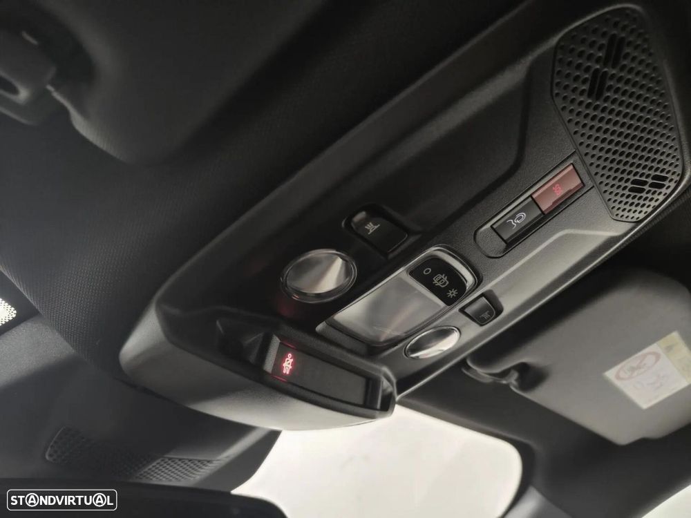 Peugeot e-2008 54 kWh Allure - 22